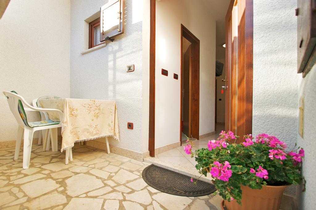 Apartments Davorka Porec Exterior photo